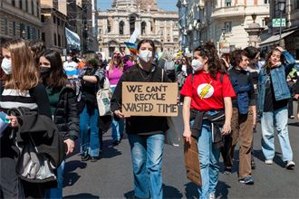 Op-ed: Europe must be a climate policy leader for the sake of its society