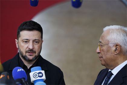 EU hits Russian LNG as US targets oil giants