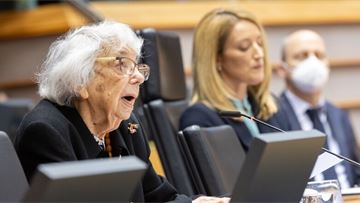 European Parliament and presidents of Council and Commission hold remembrance ceremony for Holocaust victims