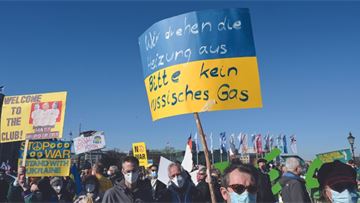 The war in Ukraine is raging on. A step-by-step action plan for what the EU should do next