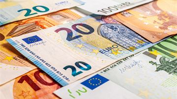 Shedding light on the shadow of illicit trade