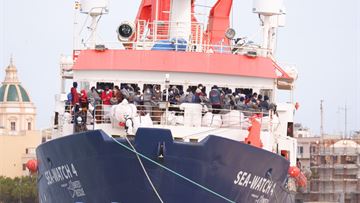 Op-ed: Helping migrants must not be criminalised