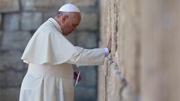 Pope Francis: Bloodshed in the Holy Land must end