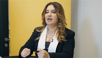 'It's our duty to bring our young people back home to Greece'