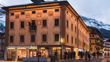 Prada bag, anyone? How Trump’s tariffs hit Europe’s fashion giants