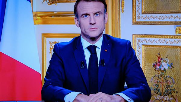 Q+A: French government collapses at pivotal moment for EU