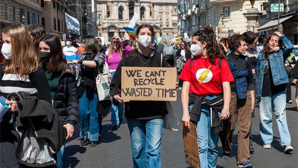 Op-ed: Europe must be a climate policy leader for the sake of its society