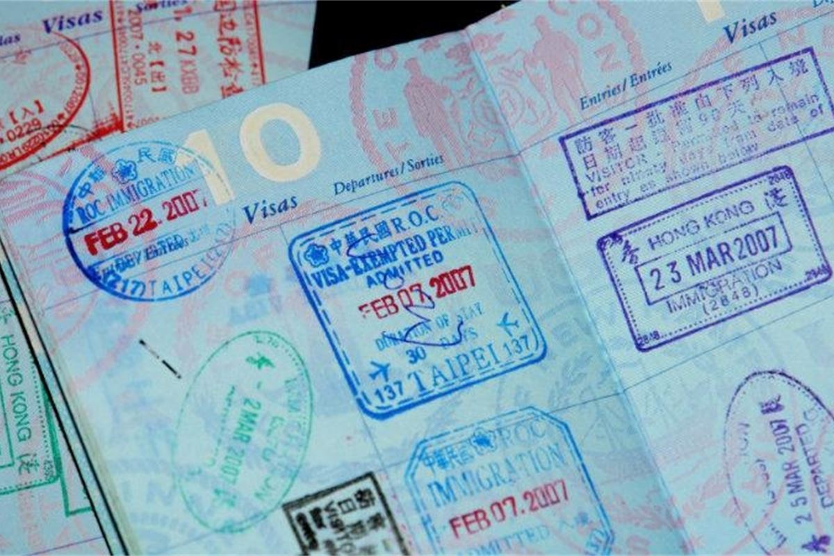 asylum tourist visa