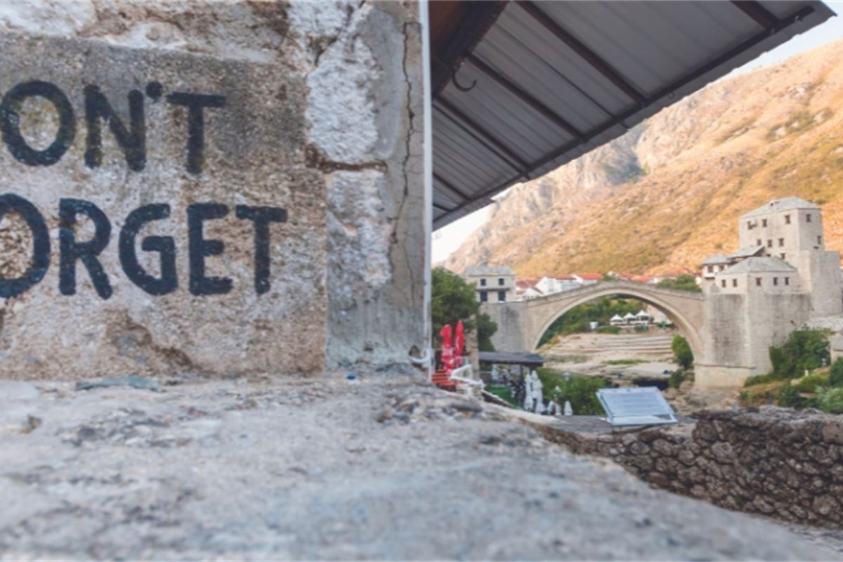 EU must support democracy in Bosnia and Herzegovina and impose